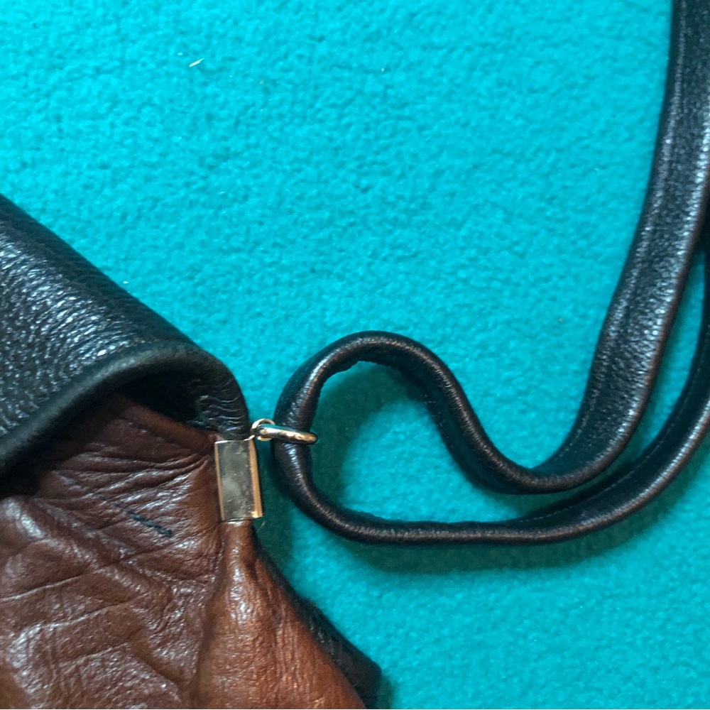 Thomas Leathers New Angle Soft Touch Crossbody Le… - image 5